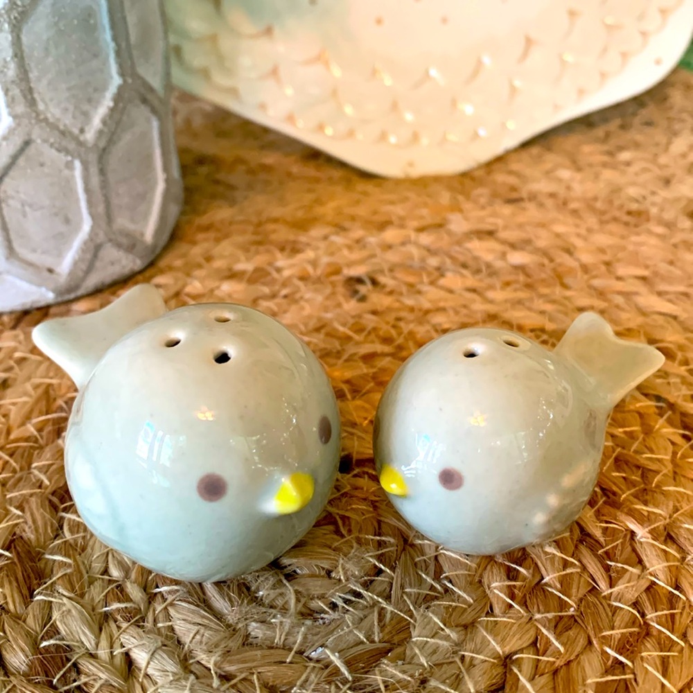 Kate Aspen, birds salt and pepper ceramic shaker set, NIB